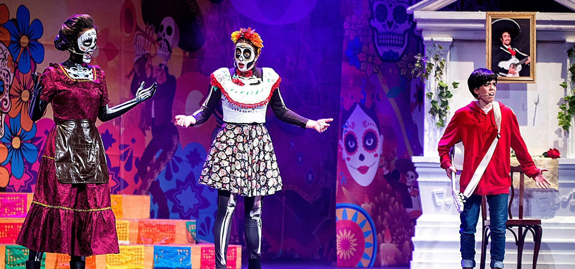 Musical Un poco loco, Coco - Espectculos AMB