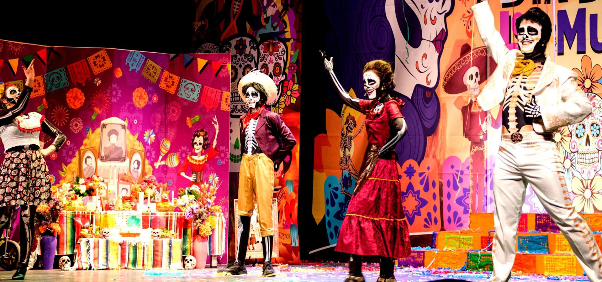 Musical Un poco loco, Coco - Espectculos AMB