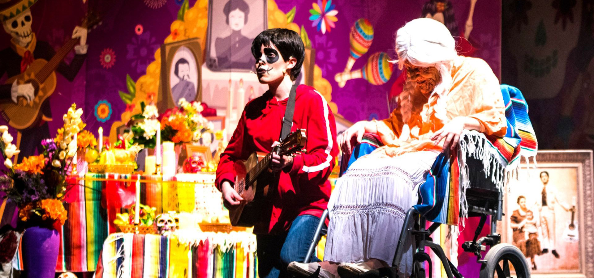 Musical Un poco loco, Coco - Espectculos AMB