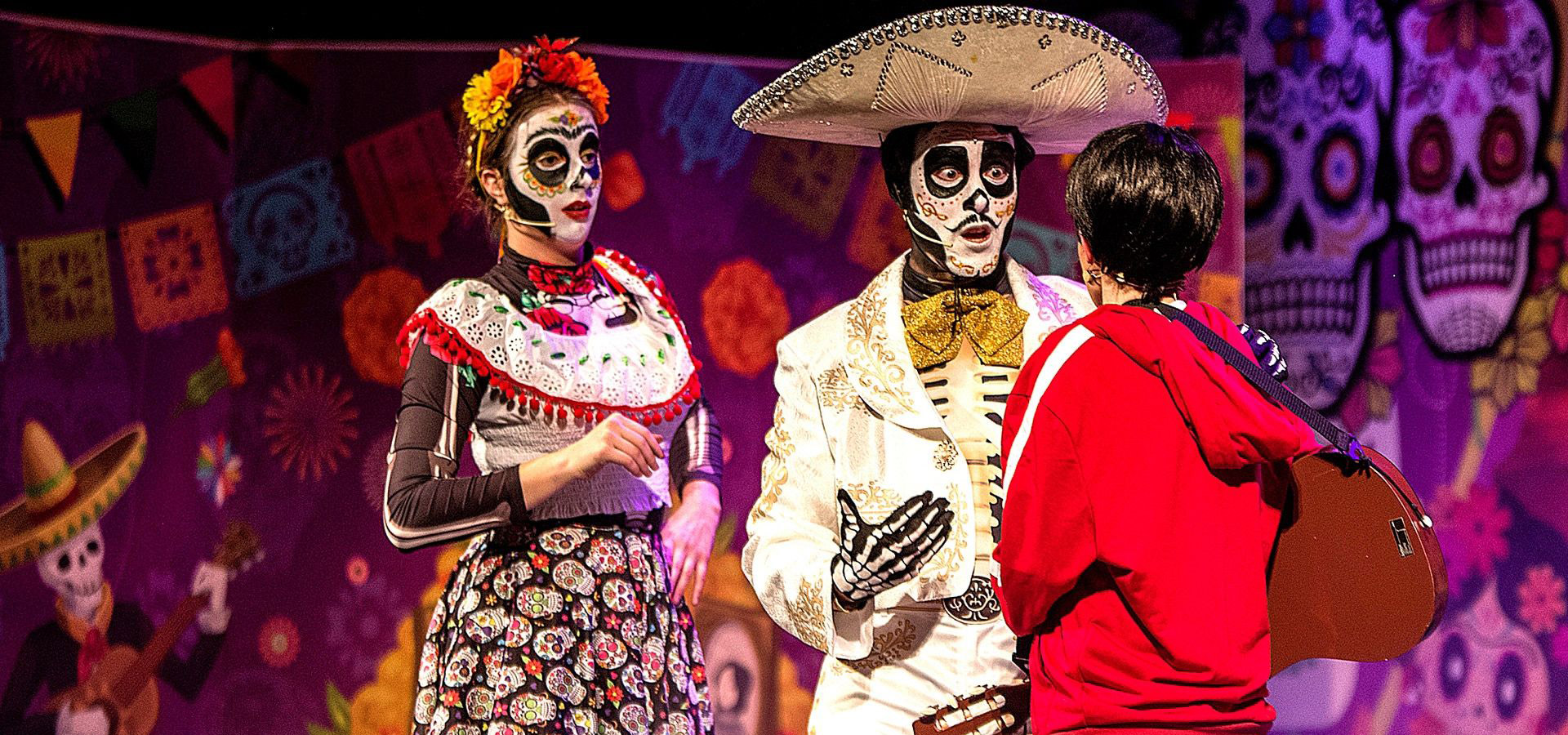 Musical Un poco loco, Coco - Espectculos AMB